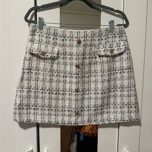 Chic Tweed Skirt - Black and White
